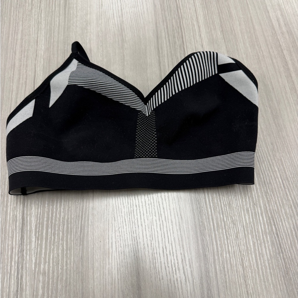Nike Black & White Seamless Sports Bralette